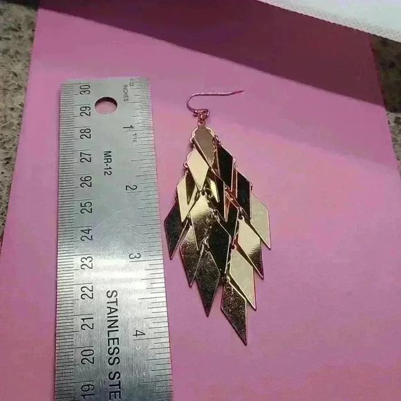 Vintage Gold-toned metal mesh Dangle chandelier style earrings - Picture 15 of 16